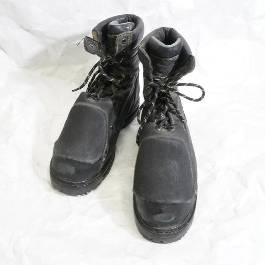 Heavy safety boots